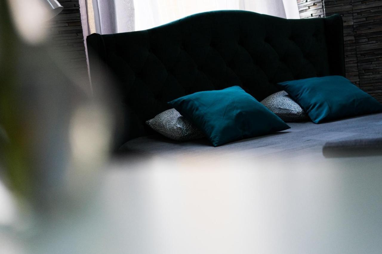Glamour Ultracentral Apartment Oradea Exterior foto